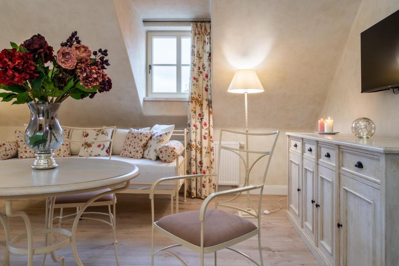 Boutique Hotel Soukenikuv Dum 쿤타호라 외부 사진