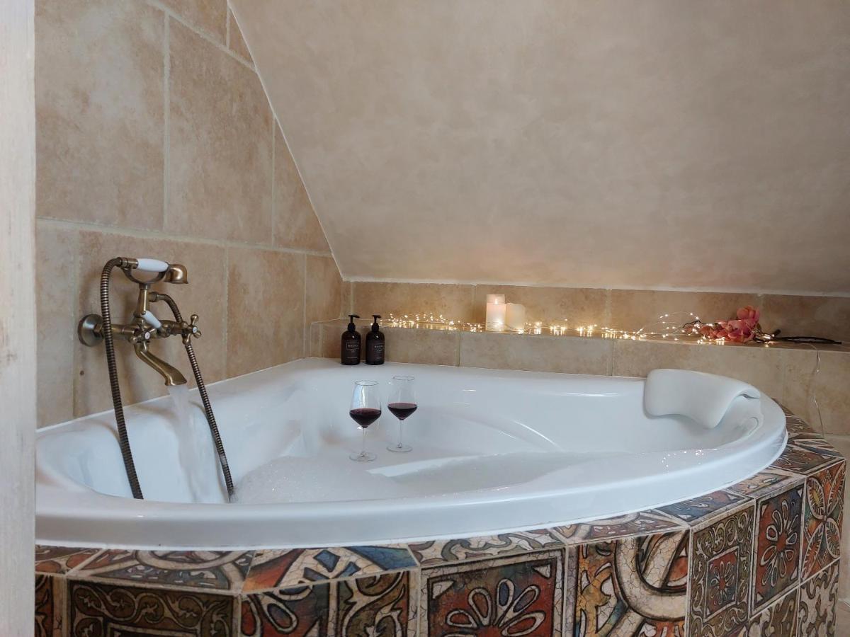 Boutique Hotel Soukenikuv Dum 쿤타호라 외부 사진