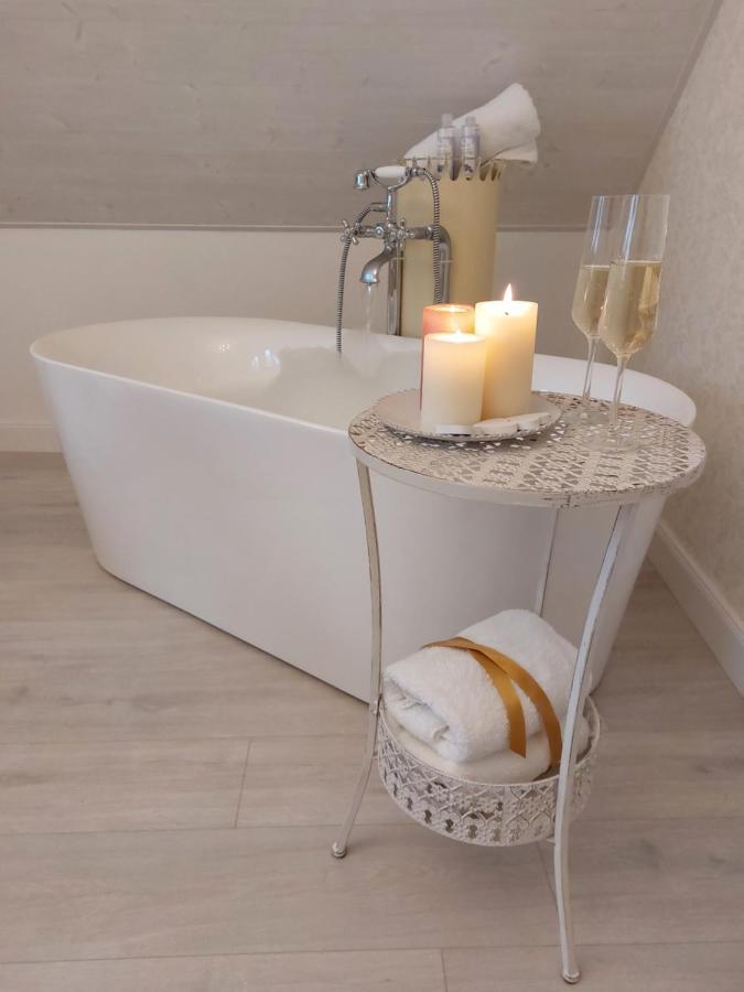 Boutique Hotel Soukenikuv Dum 쿤타호라 외부 사진