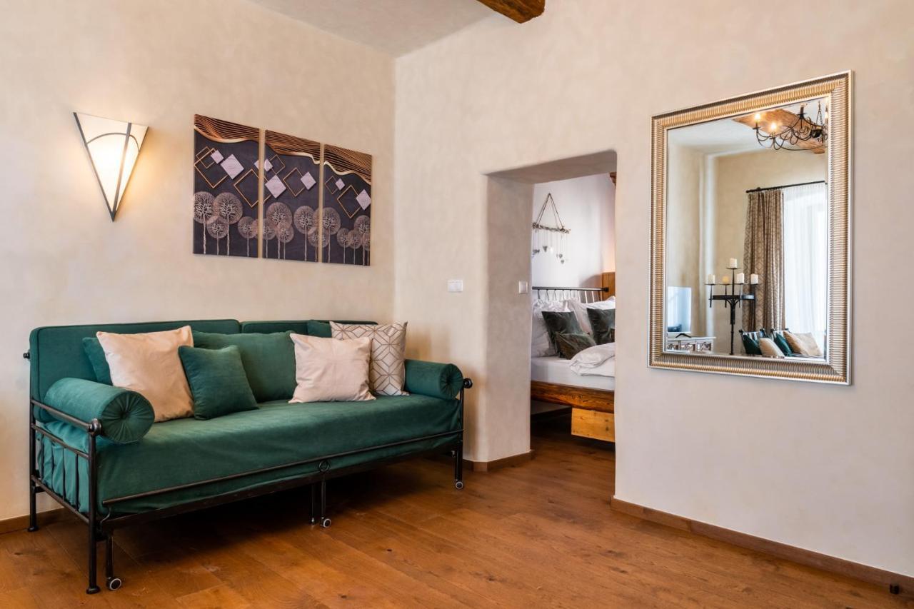Boutique Hotel Soukenikuv Dum 쿤타호라 외부 사진
